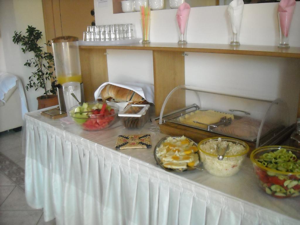 Iris Hotel Nea Kallikrateia Zewnętrze zdjęcie